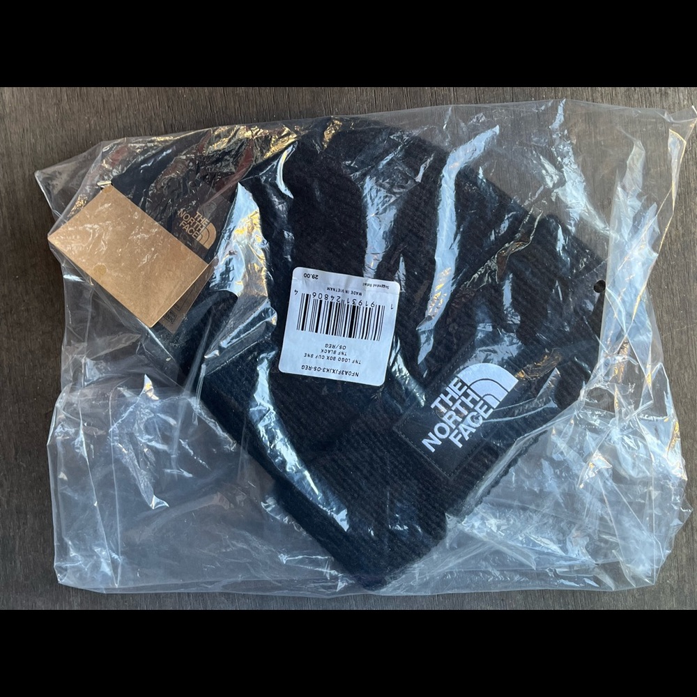 THE NORTH FACE BEANIE (BLACK)